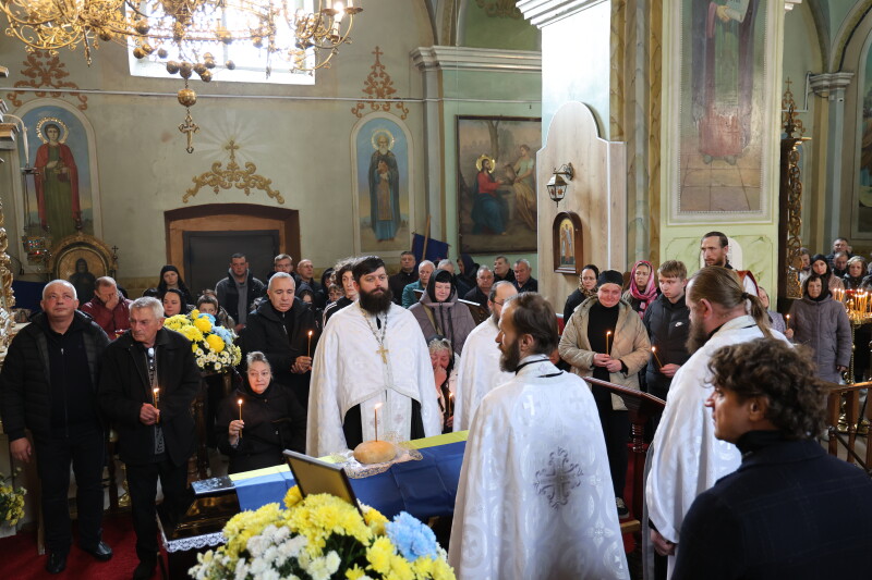 Назавжди 44: на Волині попрощалися з Героєм Віктором Бондаруком
