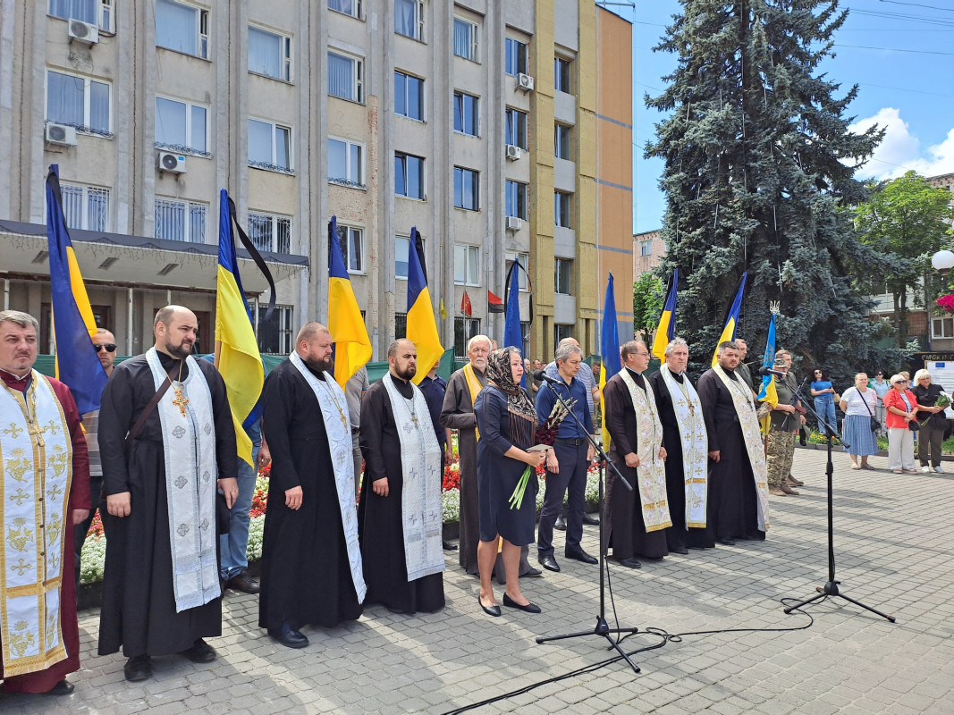 Більше місяця лікарі боролися за його життя, але серце не витримало: на Волині попрощались з Героєм Ігорем Фейдаком