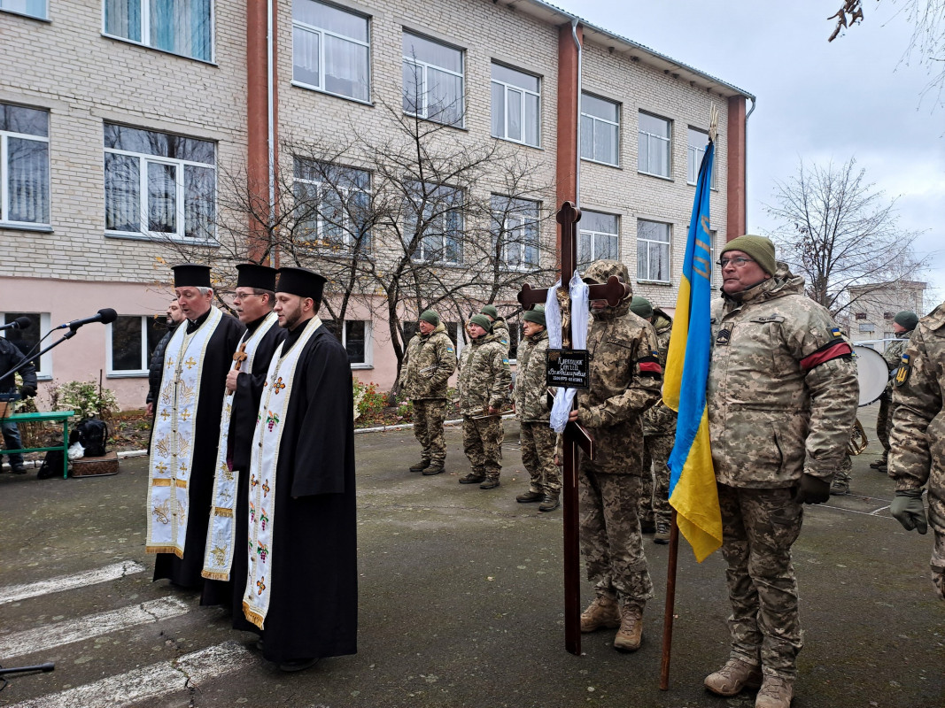 Влітку отримав повістку, а в листопаді загинув: на Волині усе село прийшло на похорон Героя Сергія Клекоцюка. Фото