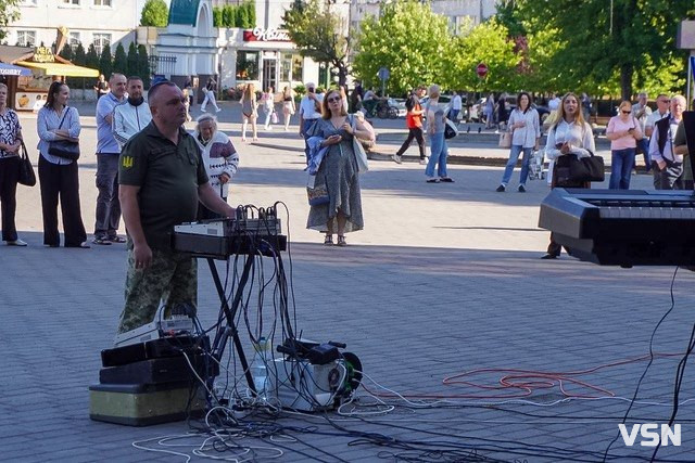 Особливий захід просто неба: у центрі Луцька відбувся концерт військового оркестру