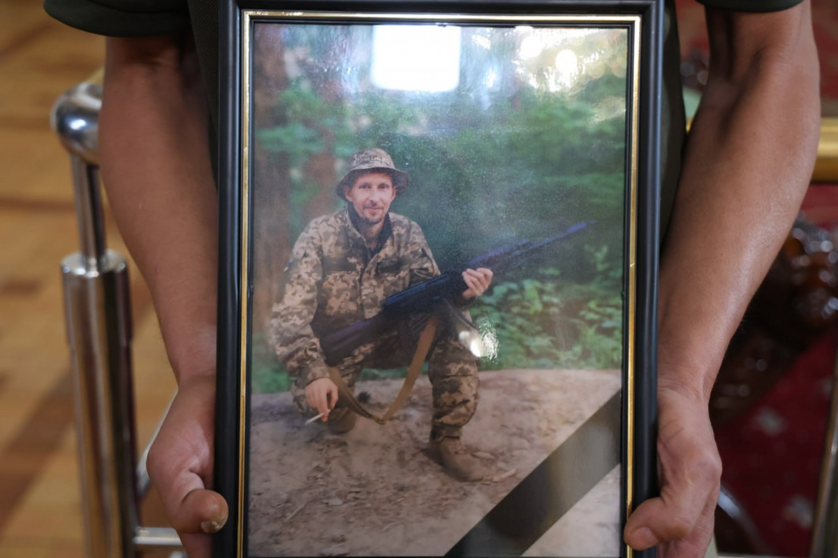 У Луцьку з військовими почестями поховали Героїв Романа Меюса та Олександра Радивоніка
