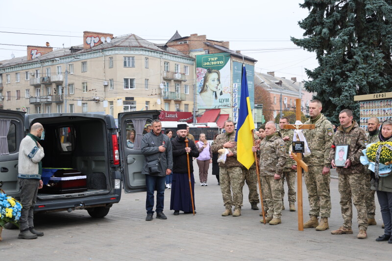 Загинув у бою: у Луцьку прощались із Героєм Геннадієм Шепетюком