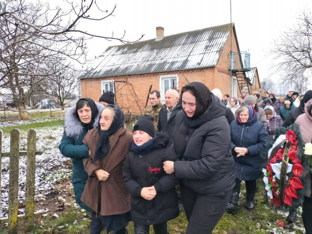 Місяць вважався безвісти зниклим: на Волині попрощалися із загиблим гранатометником Миколою Міськом. Фото