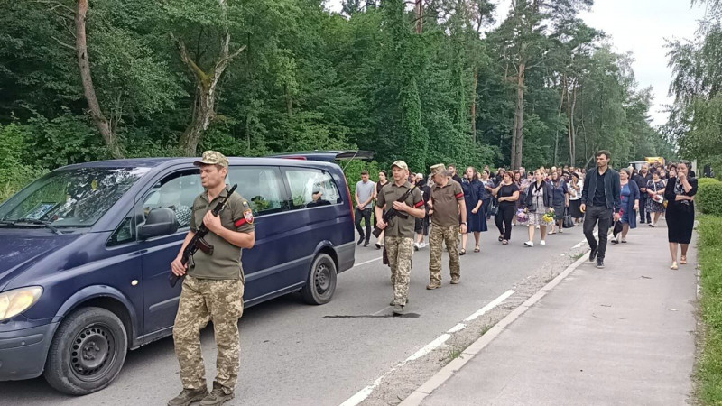 Навіки 25: у Луцькому районі попрощалися із молодим Героєм Ярославом Федорцем