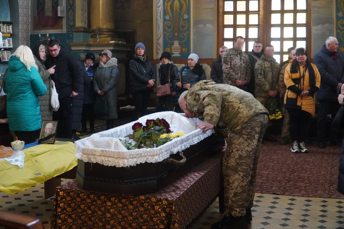 Наслідки поранення не пройшли безслідно: на Волині попрощались з Героєм Володимиром Воробйовим