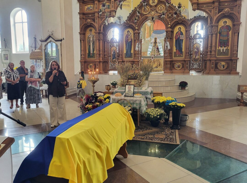 Повернувся додому через 16 місяців: у Ковелі попрощалися із морпіхом Русланом Нечипоруком