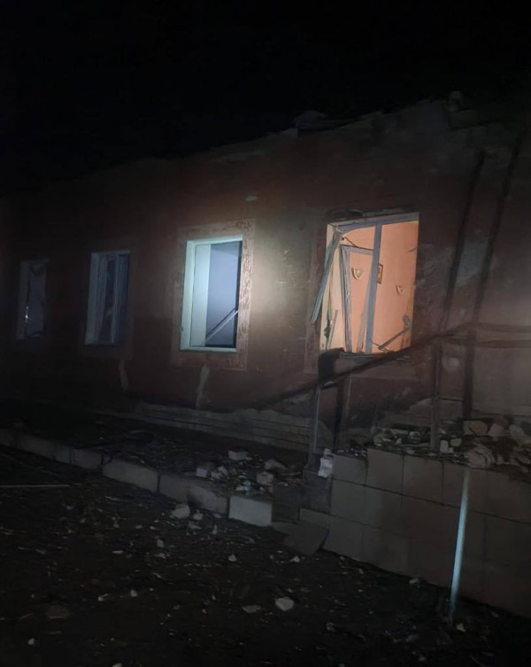 Росіяни обстріляли лікарню в Херсоні: вдарили по пологовому відділенню