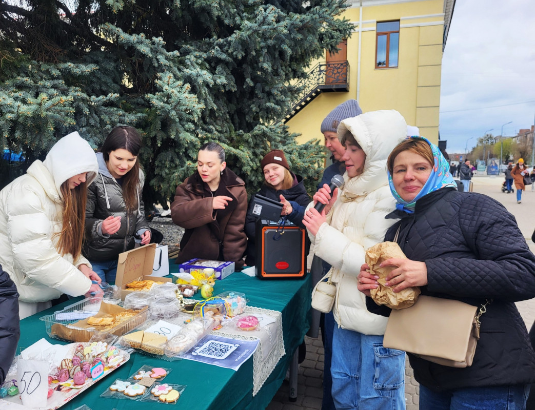 У Ковелі на Великодньому ярмарку вторгували понад 190 тисяч гривень для ЗСУ