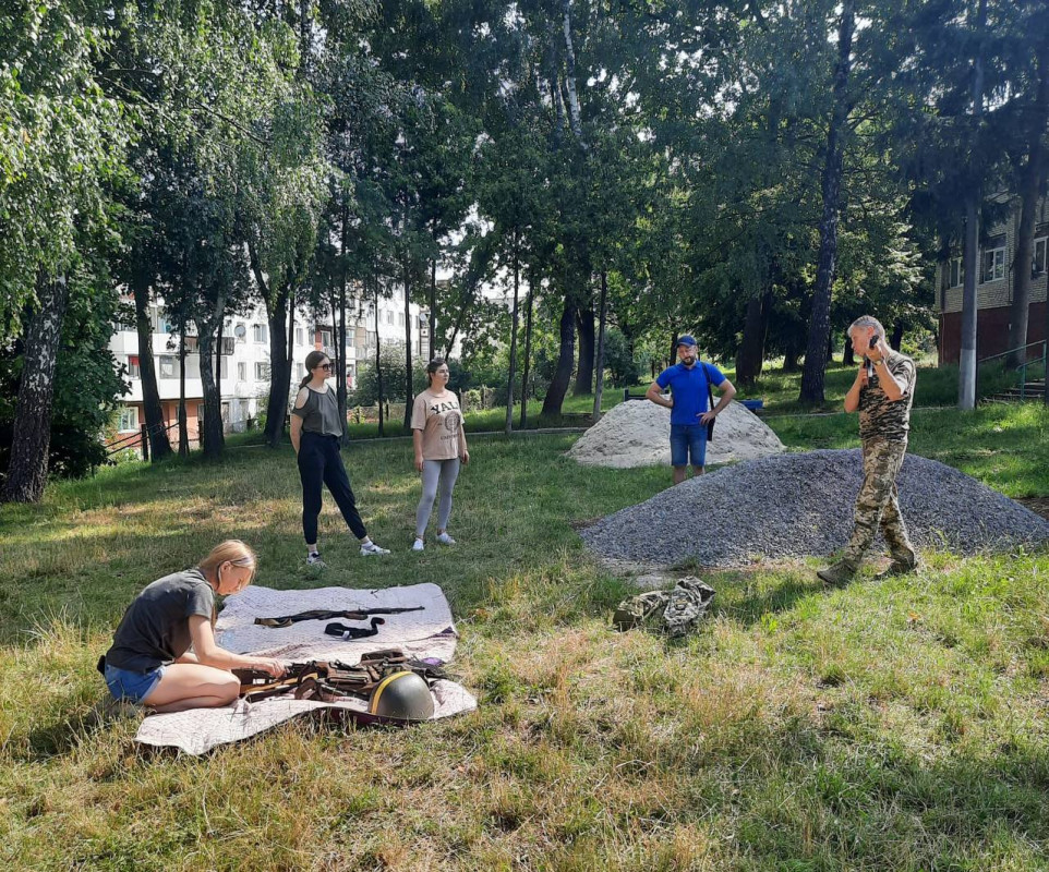У Нововолинську стартували військові навчання для цивільних