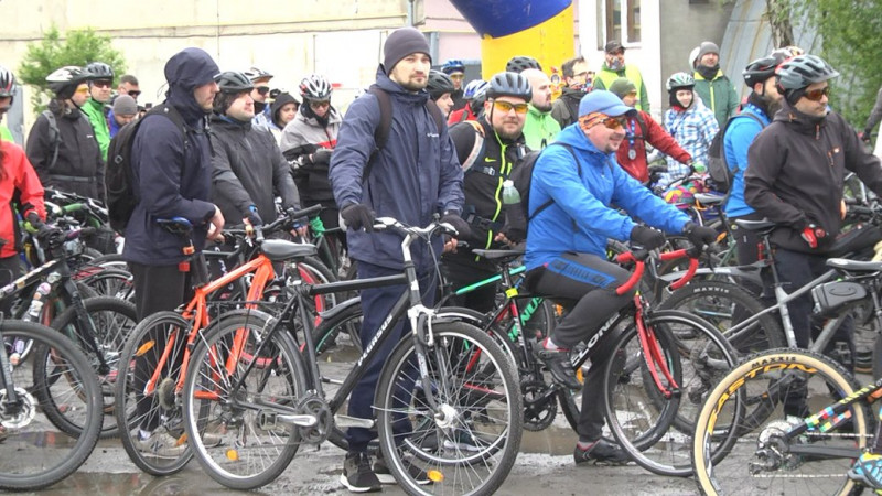 У Луцьку під час благодійного велопробігу зібрали гроші на 26 тактичних аптечок