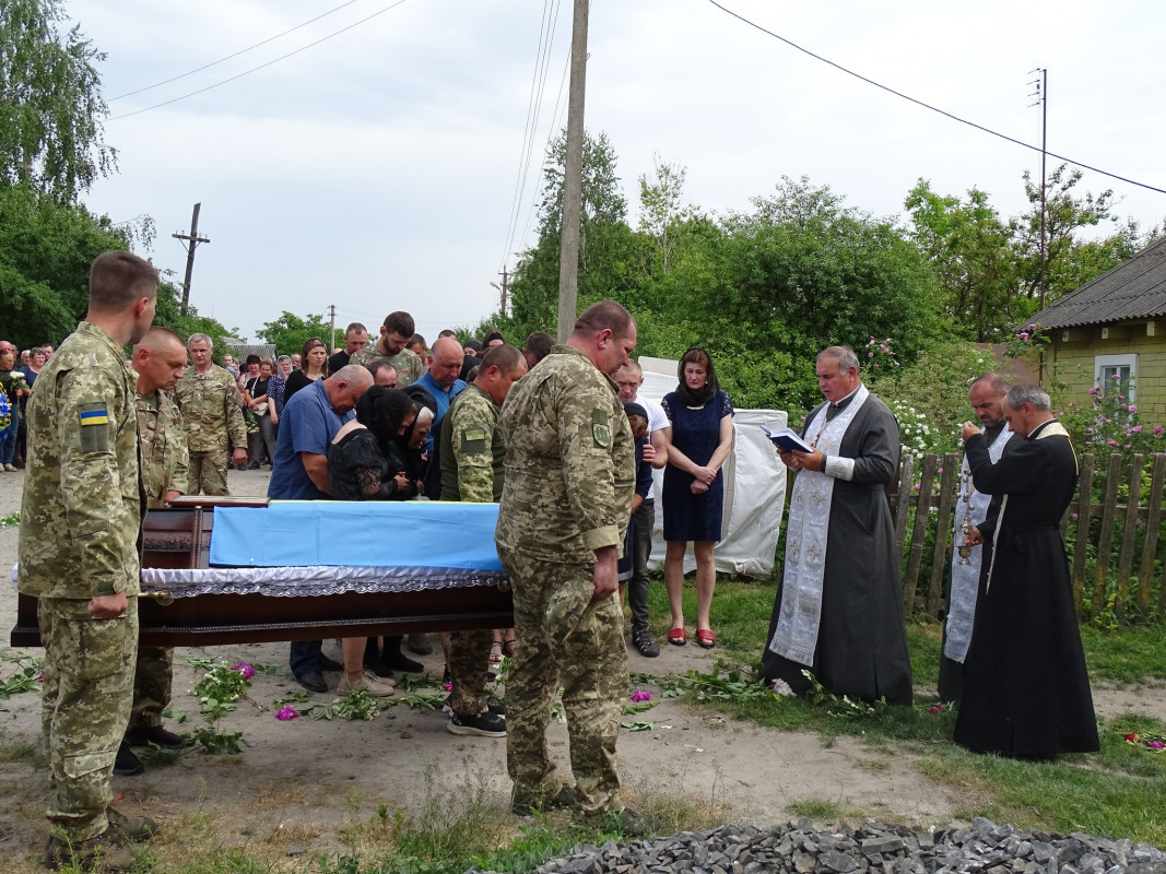 Не дожив декілька тижнів до дня народження: на Волині попрощалися із полеглим Героєм Сергієм Карпуком