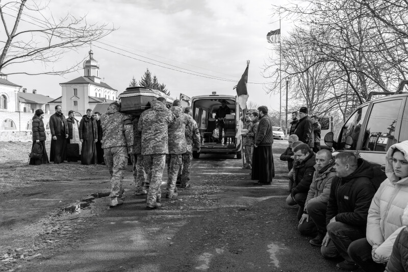 Загинув при виконанні бойового завдання: у Луцькій громаді попрощалися із Героєм Володимиром Мисковцем