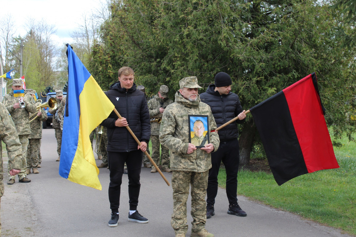Майже два з половиною роки невідомості: на Волині в останню путь провели Героя Андрія Климюка