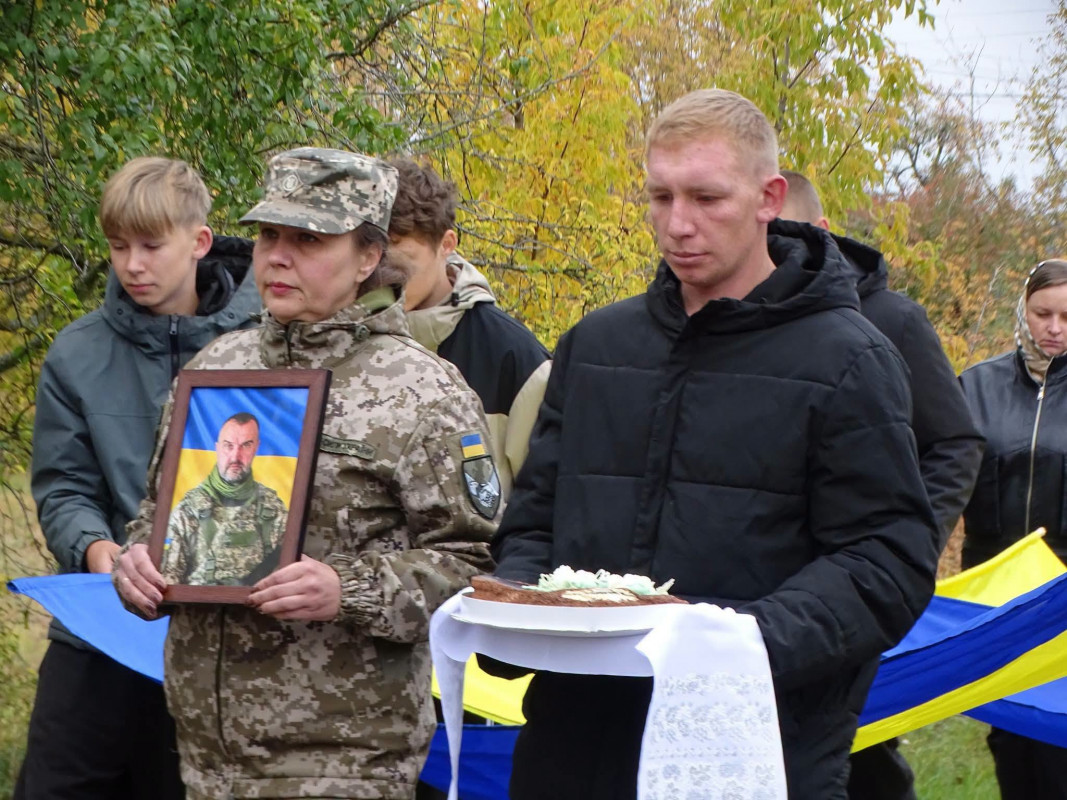 Загинув у ДТП під час відпустки: на Волині попрощалися з військовим Петром Костровським