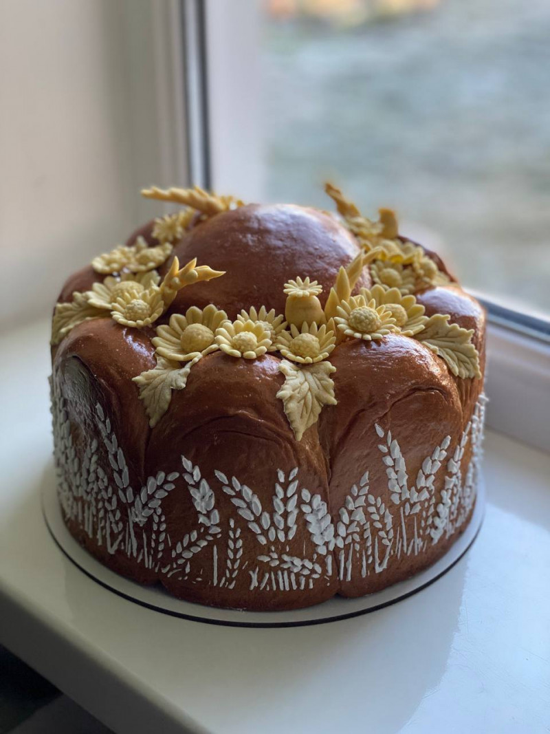 Спочатку пекла для своїх, а потім з'явилося багато клієнтів: історія кондитерки, коровайниці і пекарки з Волині