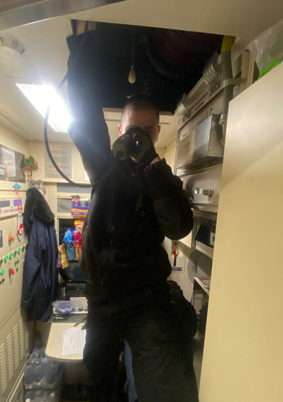 На Волині в купе провідника потяга до Польщі знайшли партію контрабандних сигарет