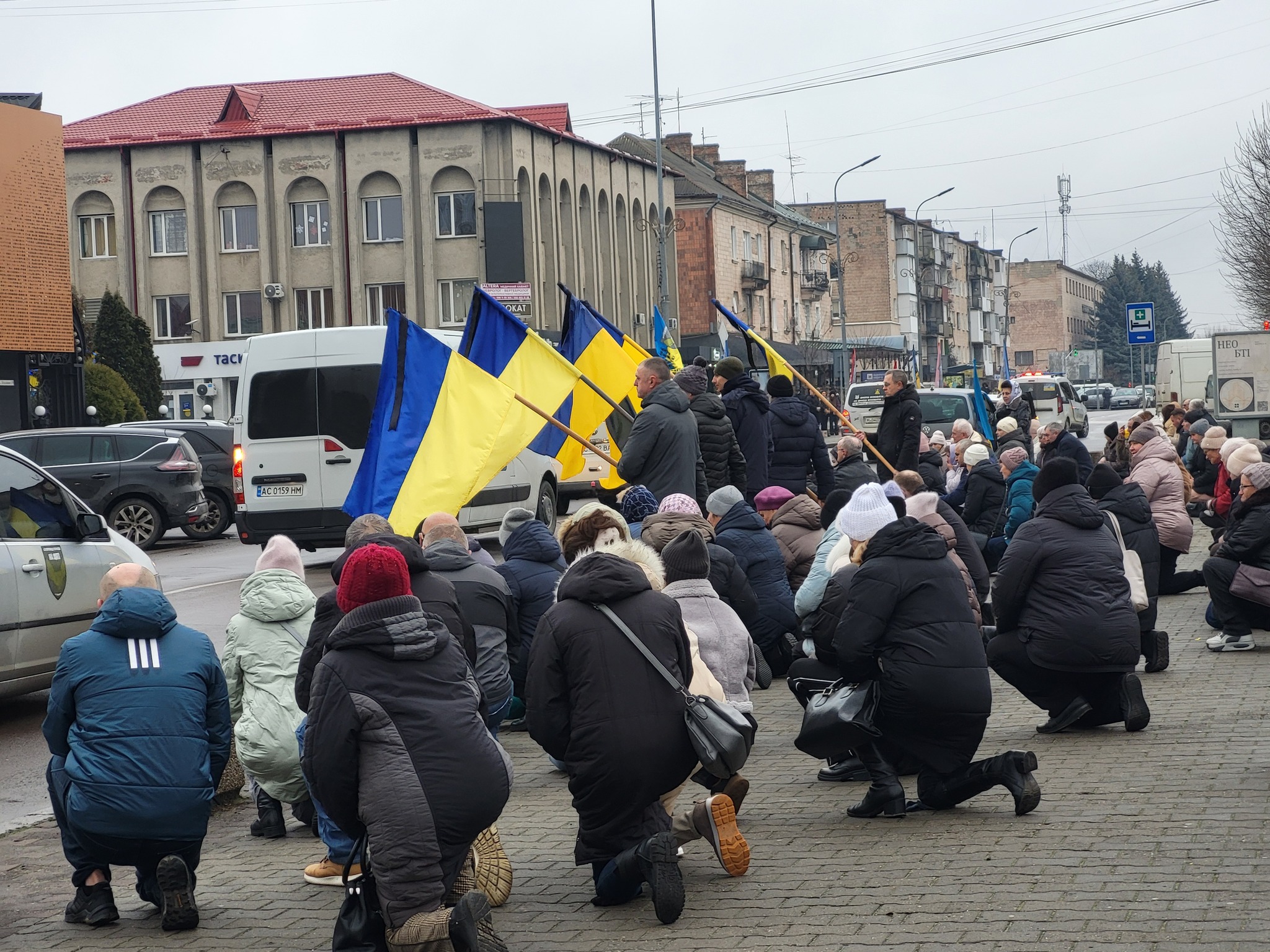 Незадовго до загибелі дізнався, що стане татом третьої доньки: на Волині попрощалися з Героєм Василем Сорокою