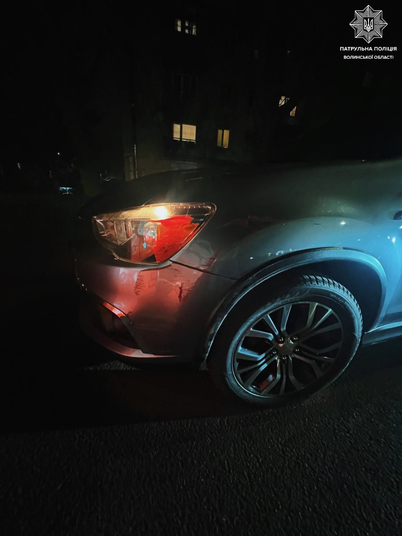 У Луцьку тролейбус зіткнувся з припаркованим Mitsubishi: деталі ДТП