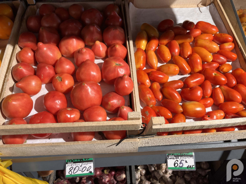 Сезон консервації: скільки коштують помідори на Волині
