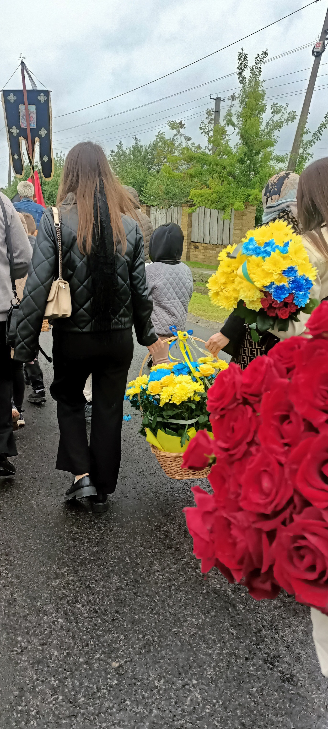 Без надійного плеча залишилися дружина, син та донька: на Волині попрощались з Героєм Павлом Плисюком
