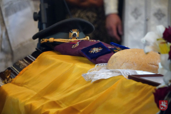 Залишилася 8-місячна дитина: У Володимирі попрощалися із Захисником України