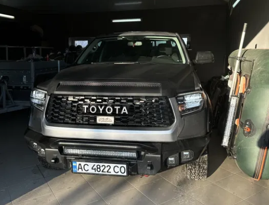 Авто для фронту на Волині: пікапи, які рятують життя