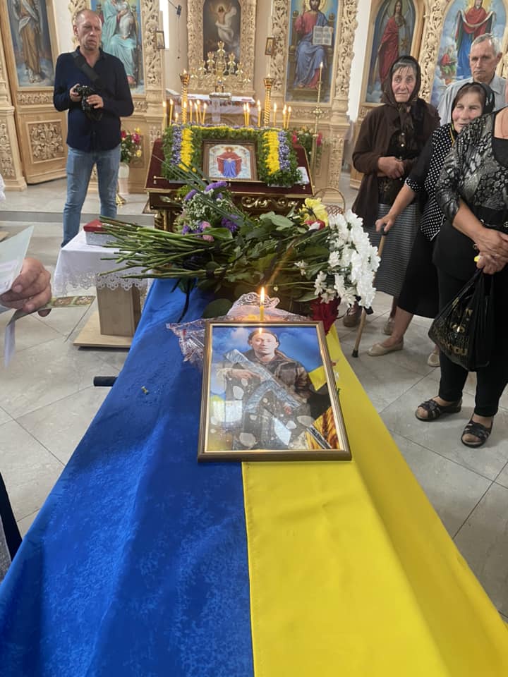 Тиждень не дожив до 24-річчя: у Луцькому районі поховали молодого Героя Олександра Дмітрієва