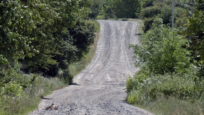 Без дороги й автобуса: два волинських села вже п’ять років чекають ремонту