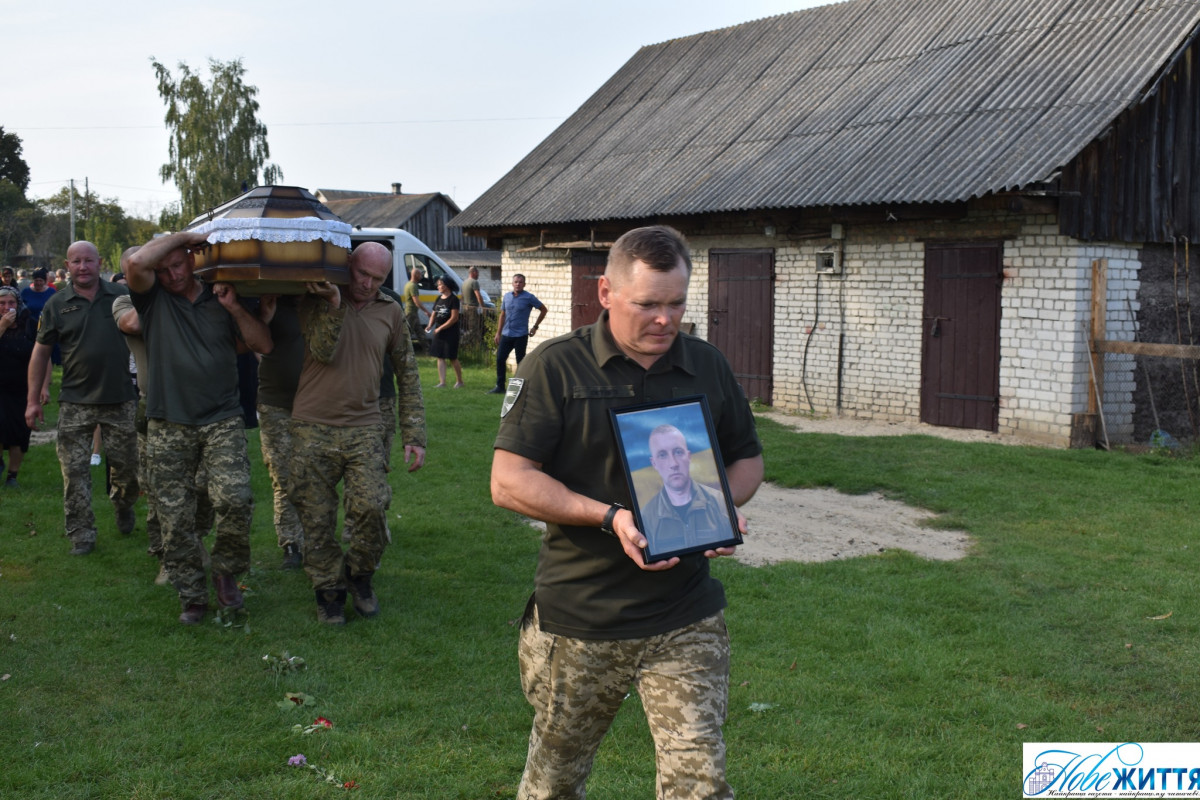 Загинув під час мінометного обстрілу: на Волині попрощалися із Героєм Іваном Біланом