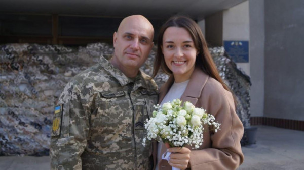 Кохання долає все: 14 жовтня в Україні зареєстрували понад 1300 шлюбів