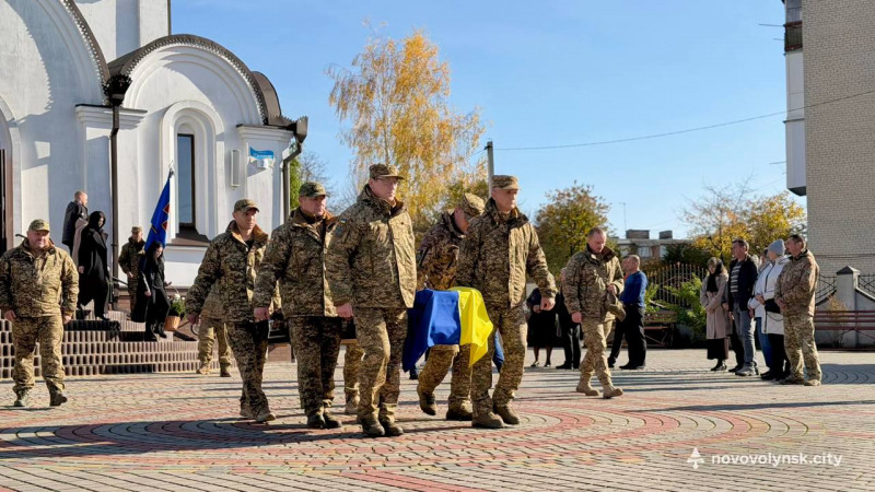 На Волині поховали 40-річного військовослужбовця Нацгвардії Миколу Клеця