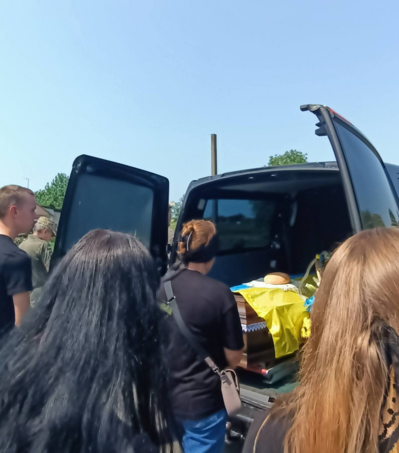 Довгий час вважався зниклим безвісти: на Волині попрощались з Героєм Сергієм Холодовим