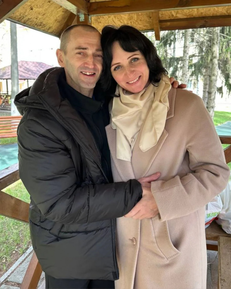 Вперше побачив онука: прикордонник з Волині зустрівся з родиною після майже року полону