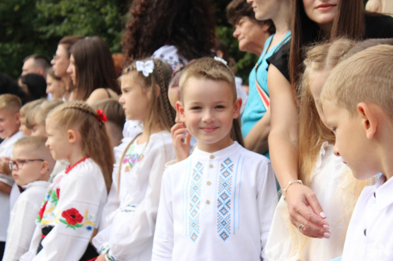 У Луцьку триває прийом заявок до перших класів: що потрібно знати батькам?