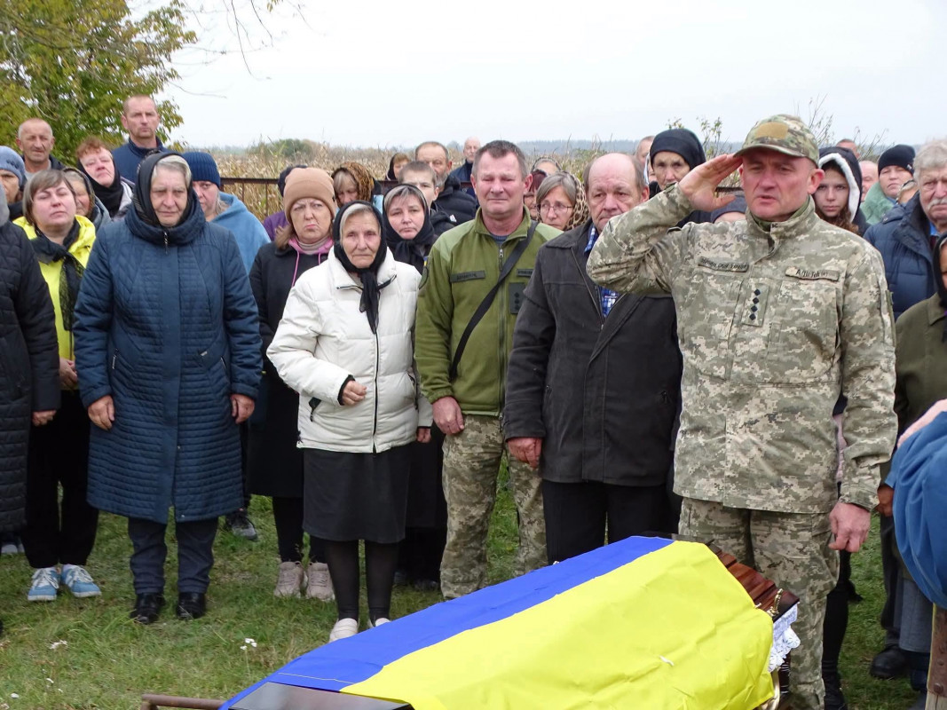 Загинув у ДТП під час відпустки: на Волині попрощалися з військовим Петром Костровським