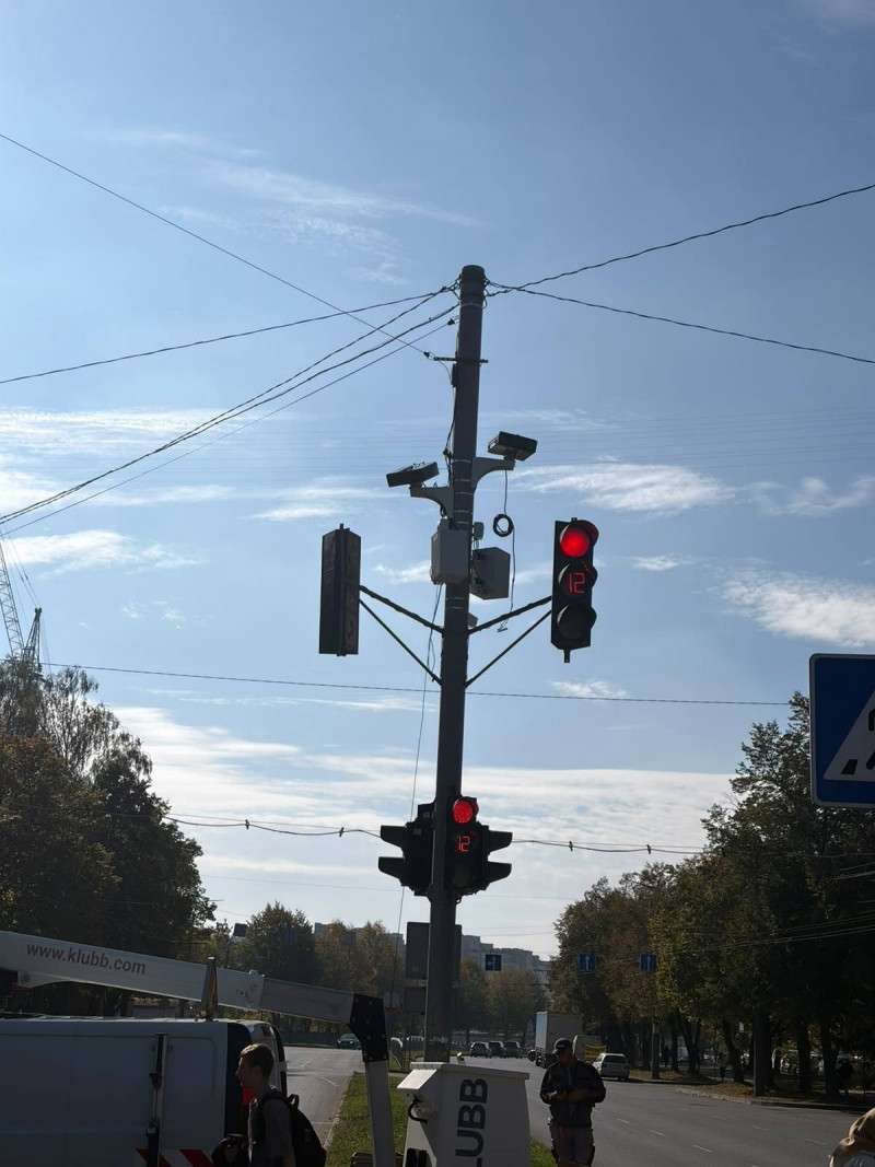 На проспекті Соборності в Луцьку встановлюють чотири камери контролю швидкості