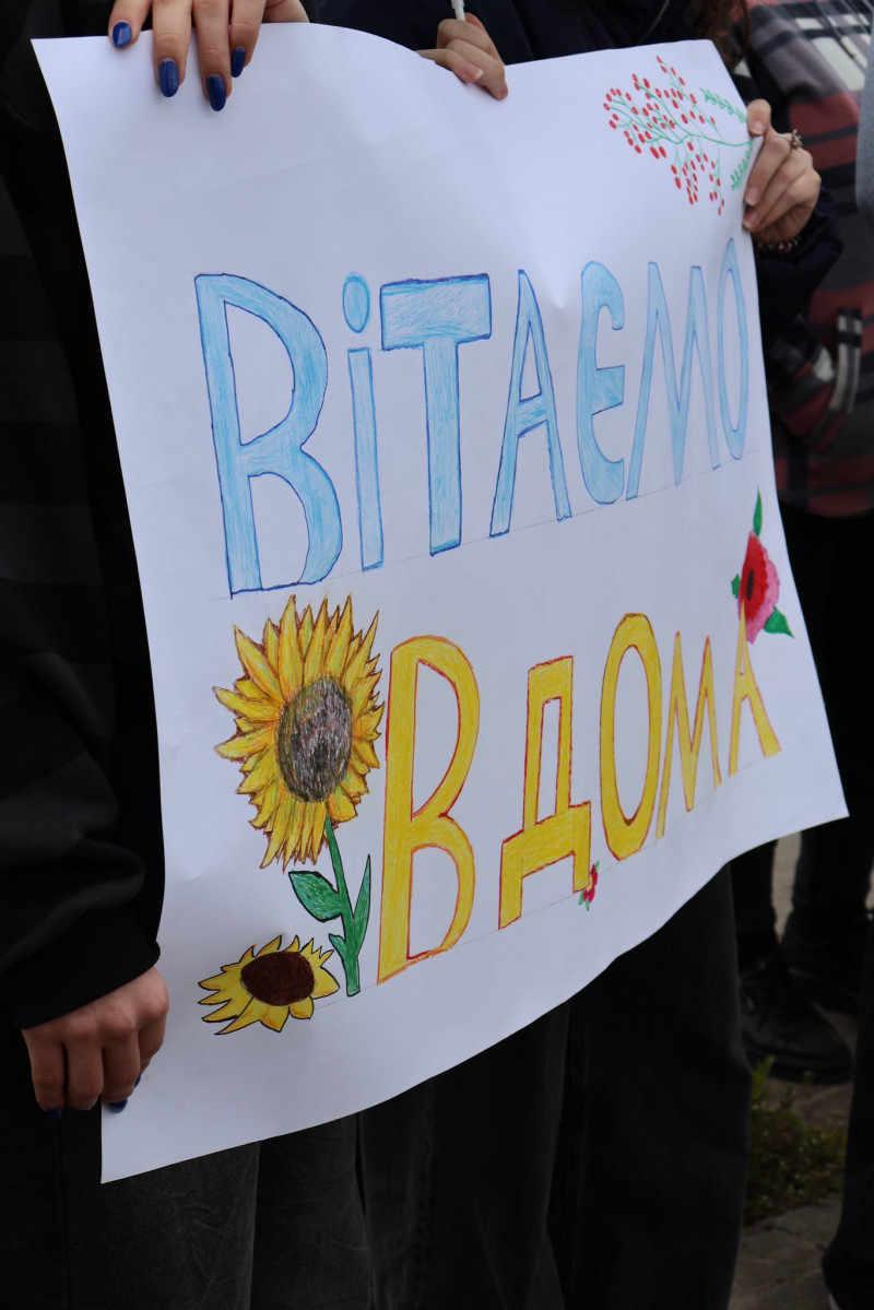 У прикордонному місті на Волині зустріли звільненого з полону військового Андрія Жолоба
