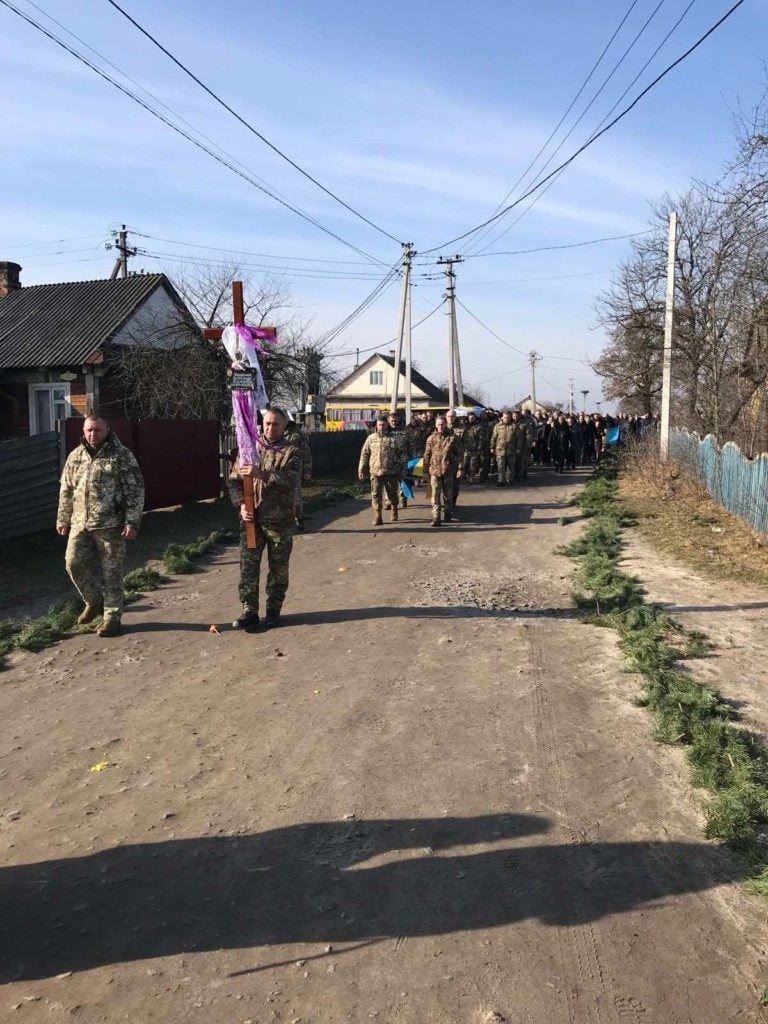 Маленький син ростиме без батька: на Волині попрощалися із Героєм Олександром Парфелюком