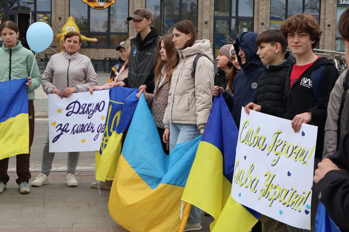 У прикордонному місті на Волині зустріли звільненого з полону військового Андрія Жолоба