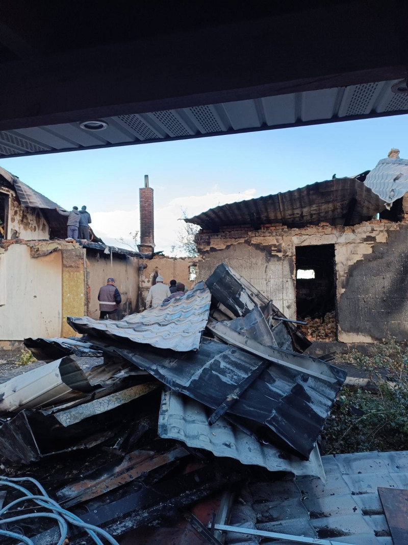 У Луцькому районі згорів житловий будинок: родина з двома дітьми залишилася просто неба