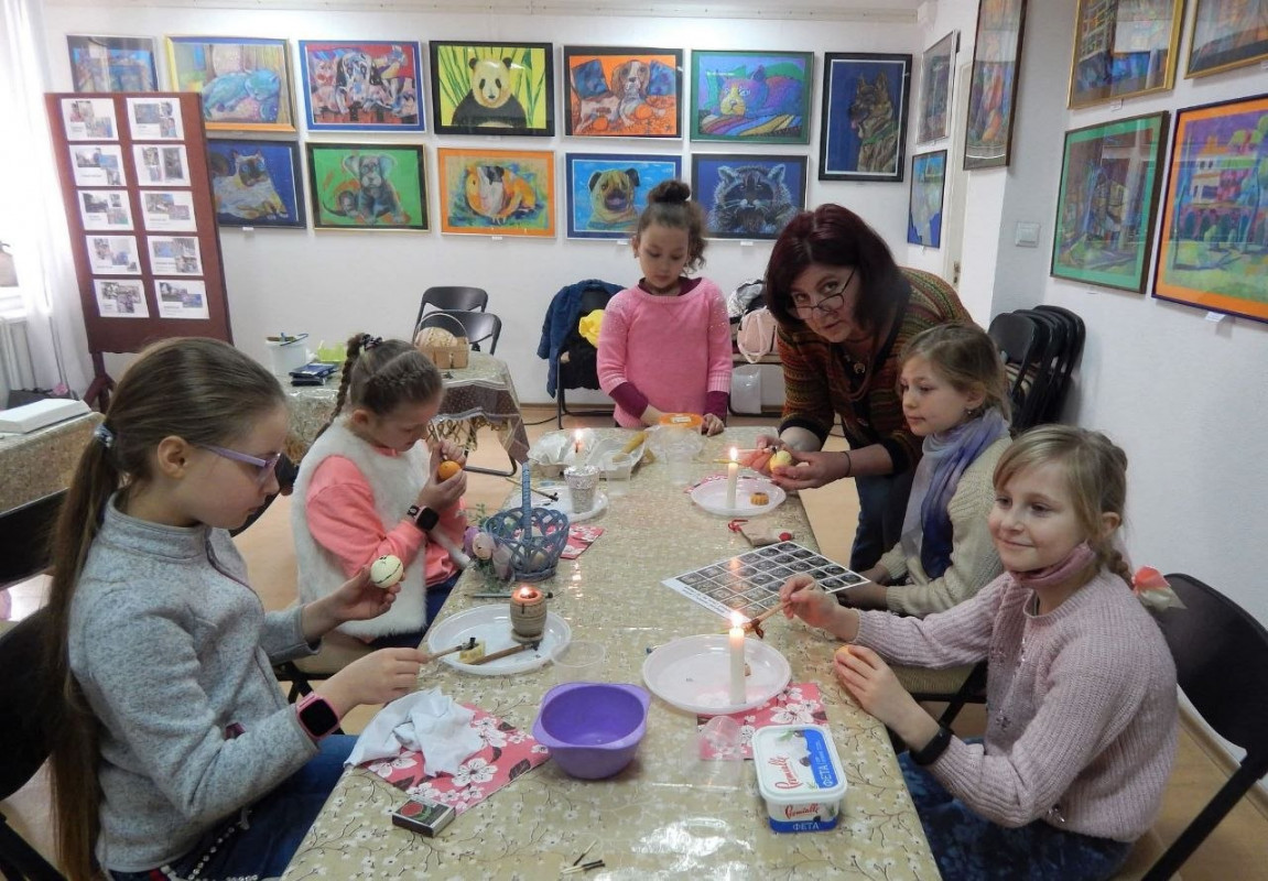 Від випадкового захоплення до виставок у Європі: шлях писанкарки з Волині Оксани Білик