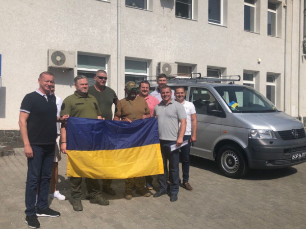 «Волиньгаз» передав автомобіль захисникам на День Незалежності України 