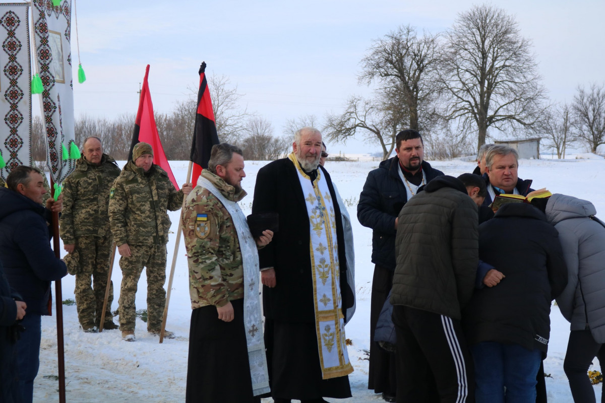 Проходив усі випробування мужньо: на Волині навколішки зустріли Героя Андрія Пилипчука