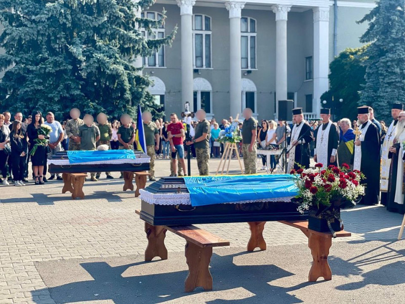 Два прощання в один день: громада на Волині провела в останню путь Героїв, які три місяці вважалися безвісти зниклими