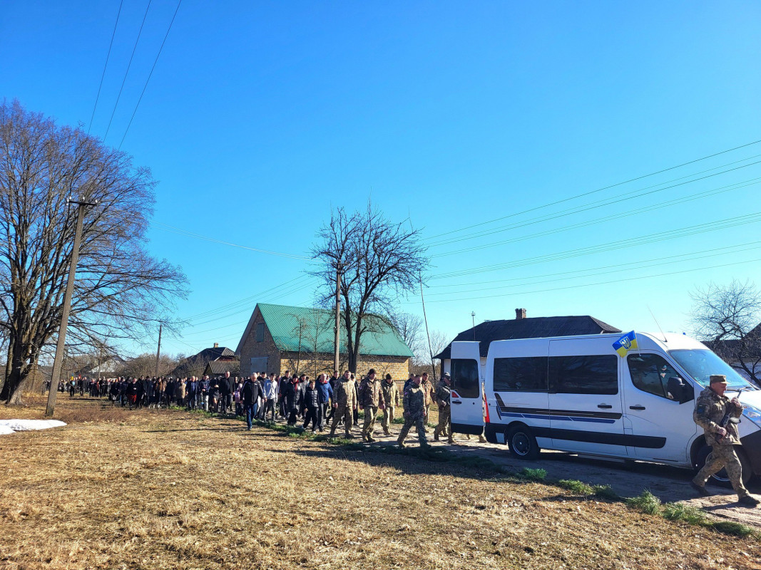 На Волині провели в останню дорогу 28-річного Героя Тараса Мельника