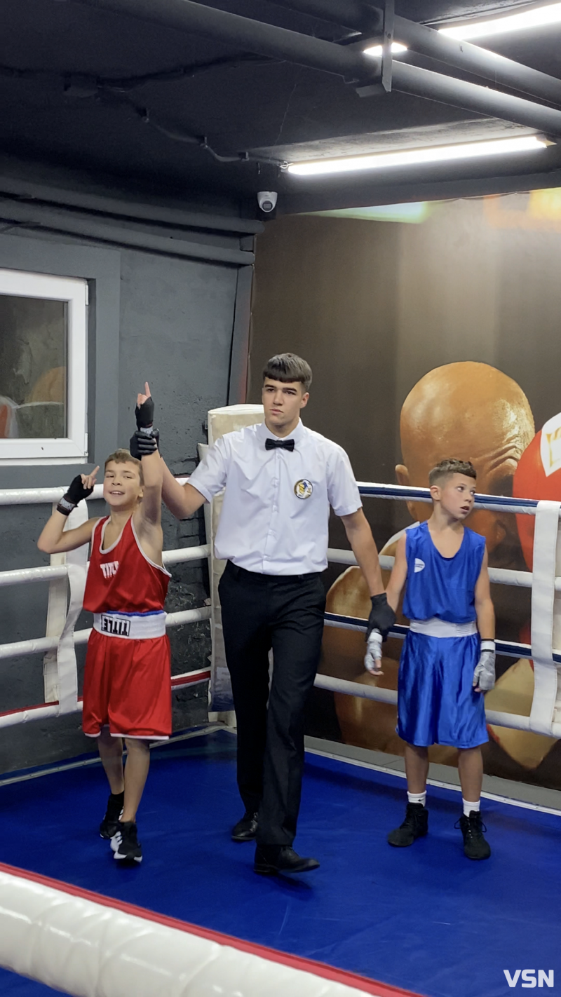Юні боксери змагаються у Рівному за звання чемпіонів області