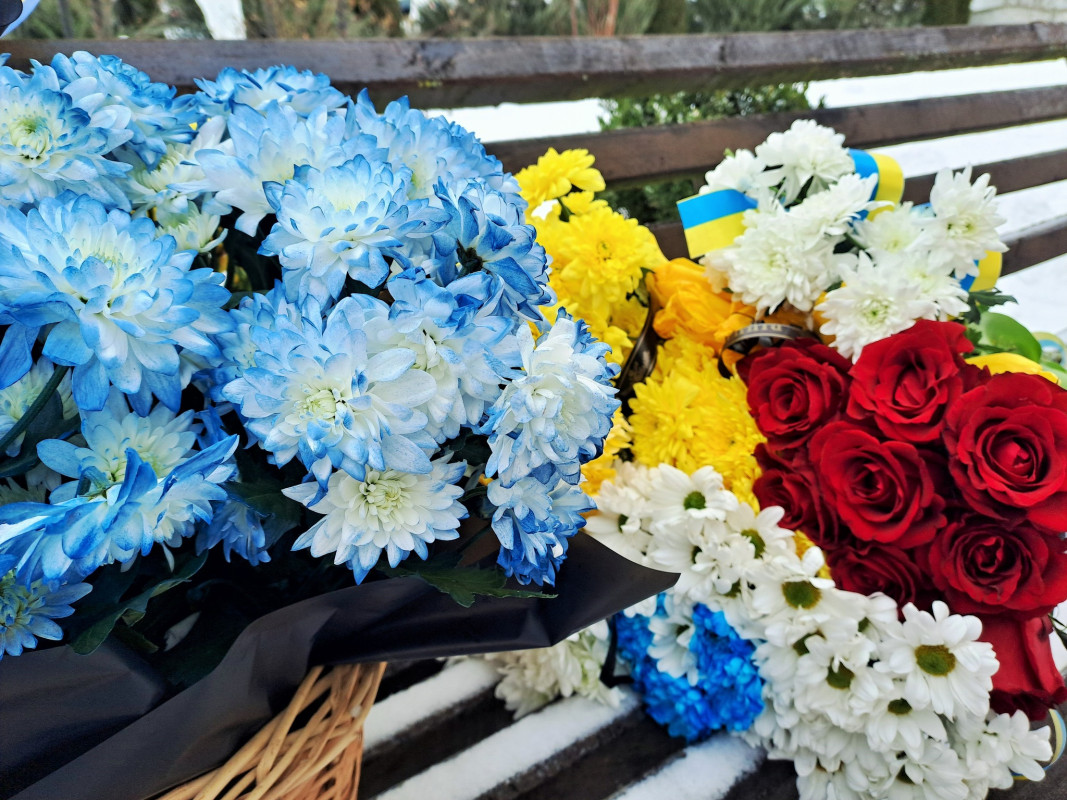 Зійшлося усе село: на Волині попрощалися з молодим Героєм Ігорем Тимоніком