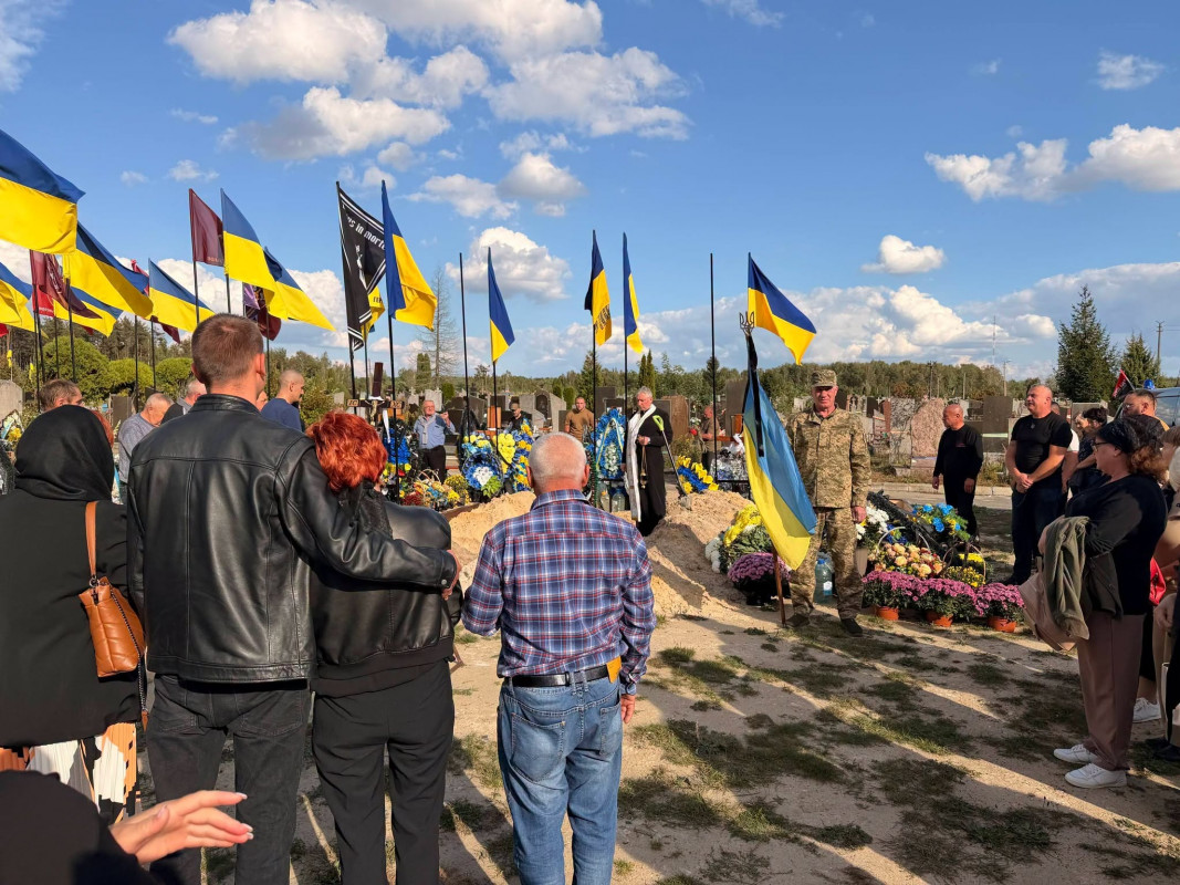 Вижив у Донецькому аеропорту, але війна не відпустила: волиняни попрощалися з Андрієм Луциком