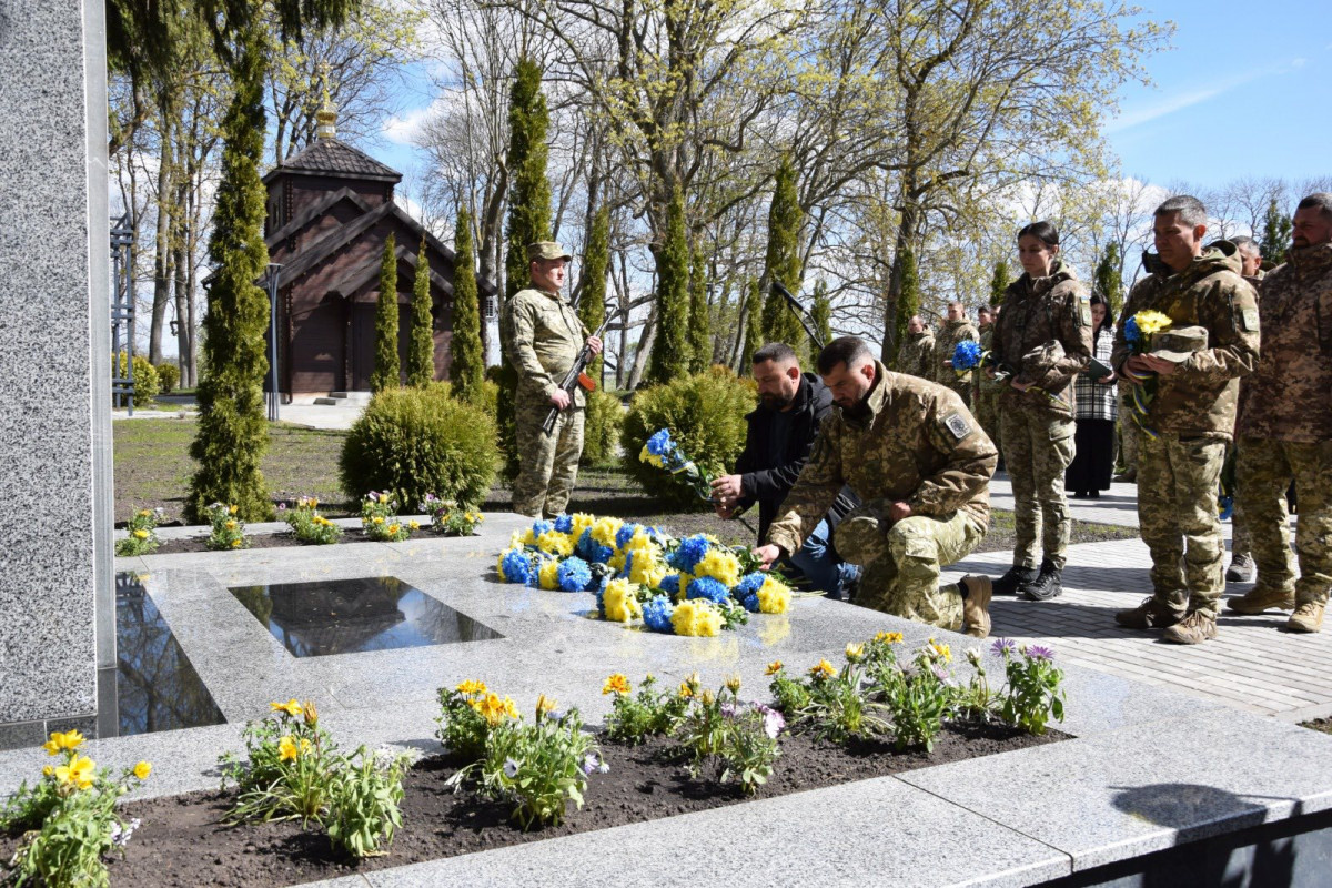 На Волині прикордонникам бойового підрозділу вручили нагороди та відкрили меморіал загиблим бійцям