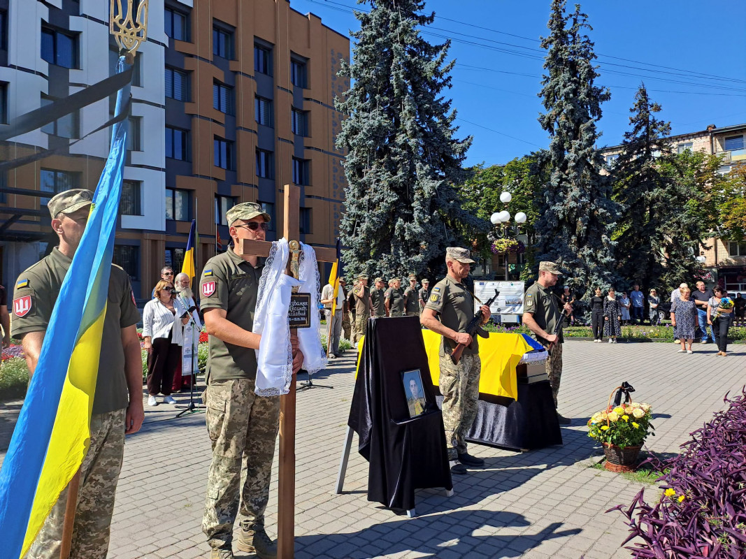Звістку про загибель Героя рідні отримали у день його народження: на Волині попрощалися із воїном Олександром Резванюком